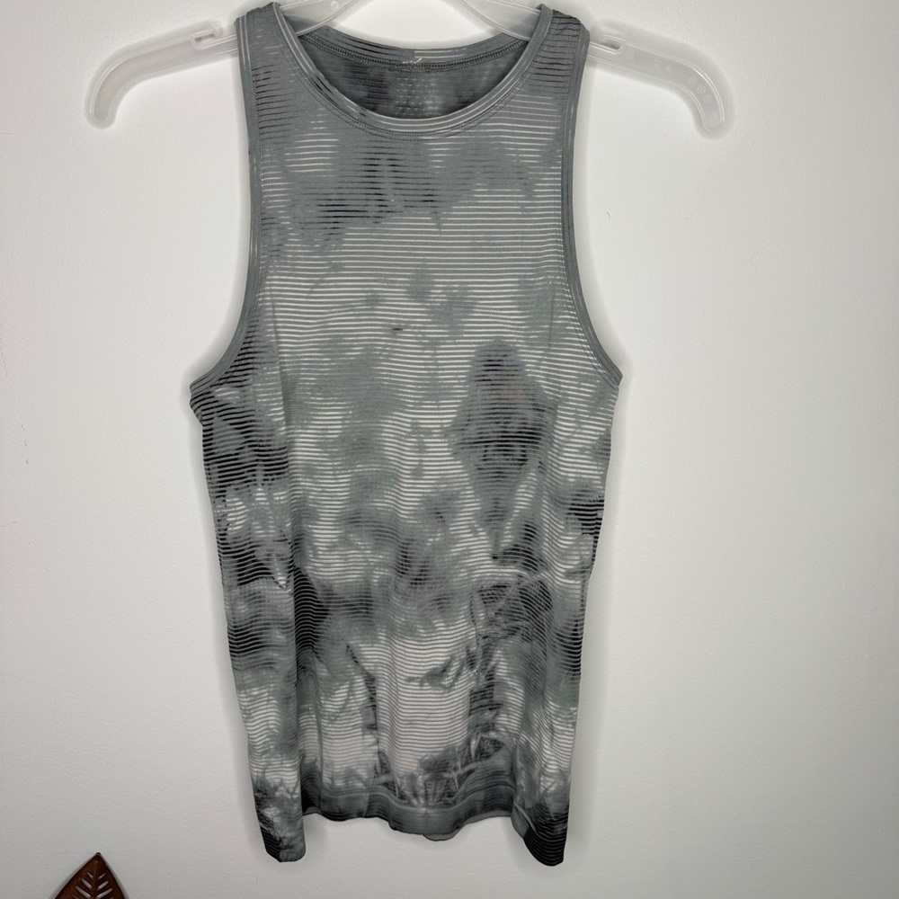 C20 Lululemon Tie-Dyed Racer Back Nulu Tank